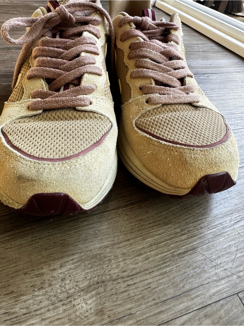 Veja Venturi suede maroon sneakers size 8.5 - Picture 8 of 10